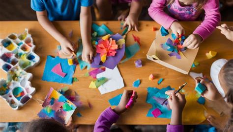 Atelier mit Mal- und Bastelmaterialien