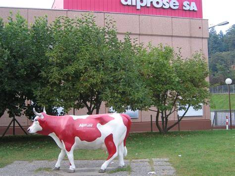 Außenansicht Alprose Fabrik in Caslano