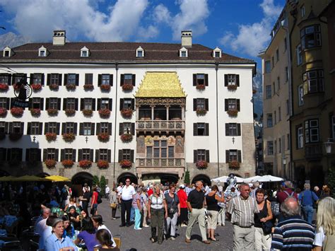 Außenansicht Arkaden Goldenes Dachl