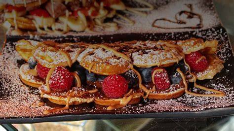Außenansicht Magic Waffle Leipzig Karl-Liebknecht-Straße, Fassade und Sitzbereich