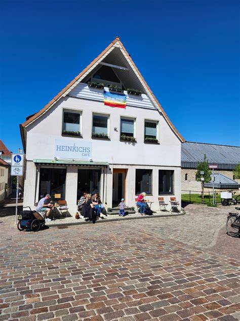 Außenansicht des Cafés in der Bergischen Landstraße