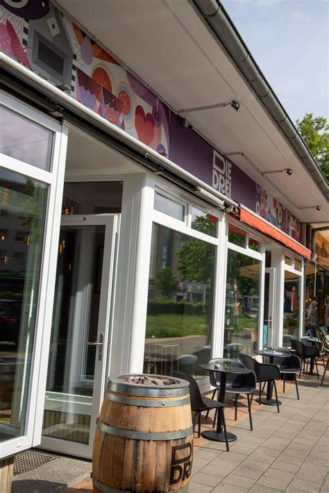 Außensitzplätze der drei Fiedler-Cafés in Kiel