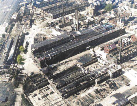 Aufbau der Fabrik in der Bucher Straße nach 1945