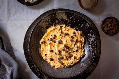 Aufbau eines gefüllten Cookies: Teig, Füllung, Schichtung