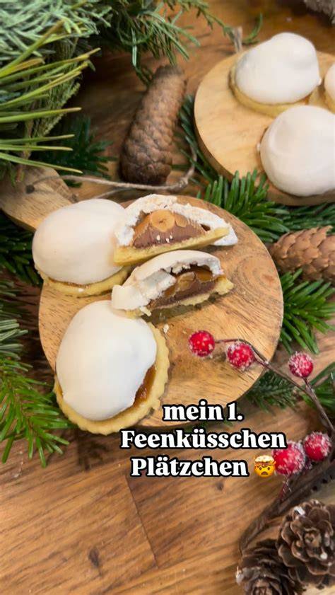 Aufgeschlagenes Eiweiß mit Zucker zu glänzender Baisermasse verarbeitet