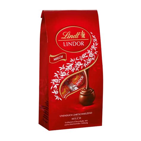 Aufgeschnittene Lindor Kugel mit zartschmelzender Füllung