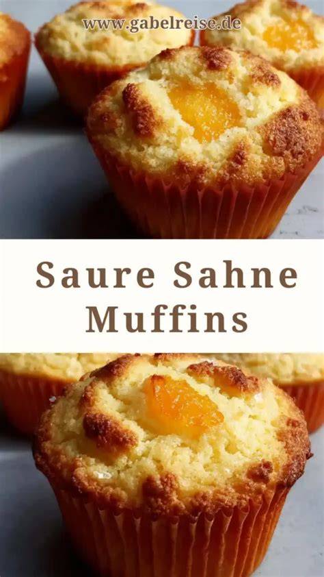 Aufgeschnittener Muffin mit Pfirsichstücken
