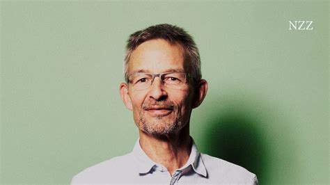 Auftragen des grünen Götterspeise-Spiegels