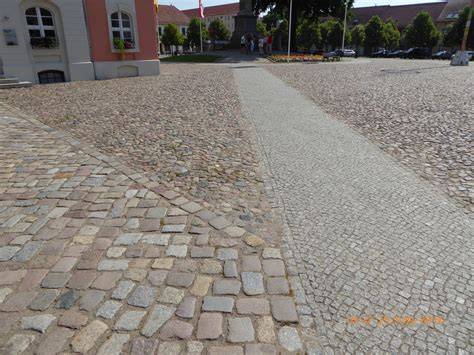 Ausgefüllte Form und modellierte Kopfhörer aus Blütenpaste