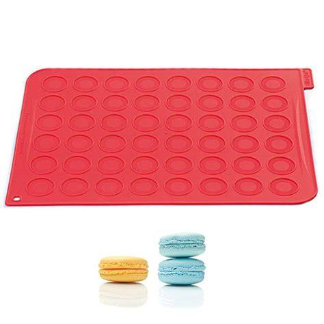 Ausgerollter Fondantkreis auf Silikonmatte