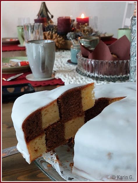 Ausgestochenes Kuchenring-Set zum Zusammensetzen der Schachbrett-Torte