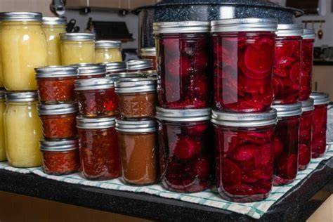 Auskochen und Vorbereiten von Marmeladengläsern