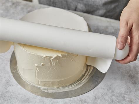 Ausrollen und Eindecken einer Torte