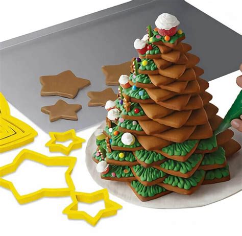 Ausstechformen: Weihnachtssterne, Tannenbäume, Rentiere
