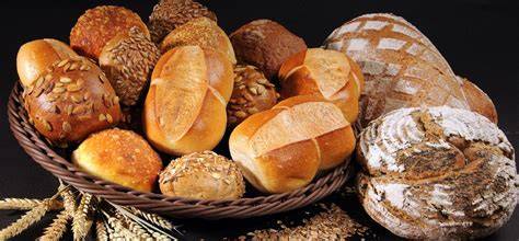 Auswahl an Brot- und Kuchenalternativen