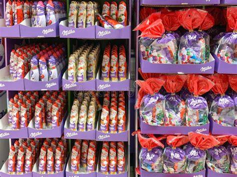 Auswahl an Milka Plätzchen mit verschiedenen Geschmacksrichtungen