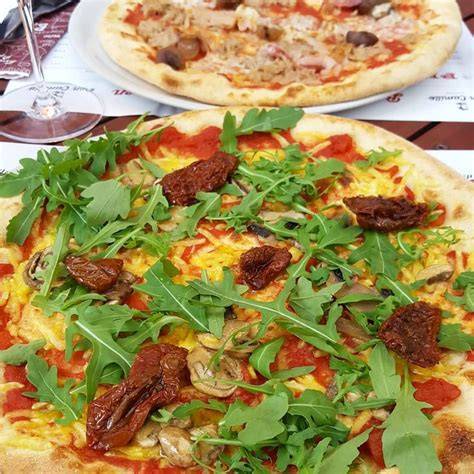 Auswahl an Pizzen und XXL-Pizzagrößen