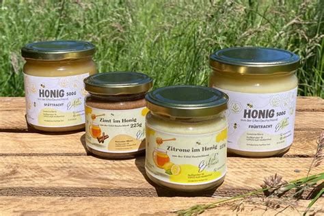 Auswahl der Honig- und Bienenprodukte im Hofladen