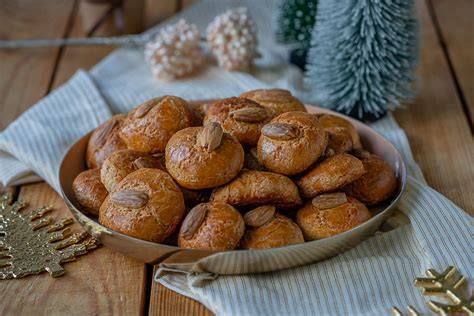 Auswahl verschiedener Lebkuchengebäcke: Oblatenlebkuchen, Printen, Pfeffernüsse