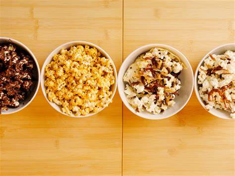 Auswahl verschiedener Popcorn-Varianten