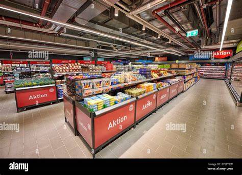 Auswahl von Erdnussbutter-Produkten aus dem Aldi-Sortiment