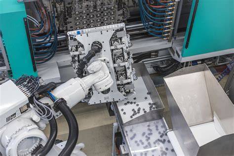 Automatisierte Produktion von Schokoladenfiguren mit Robotern