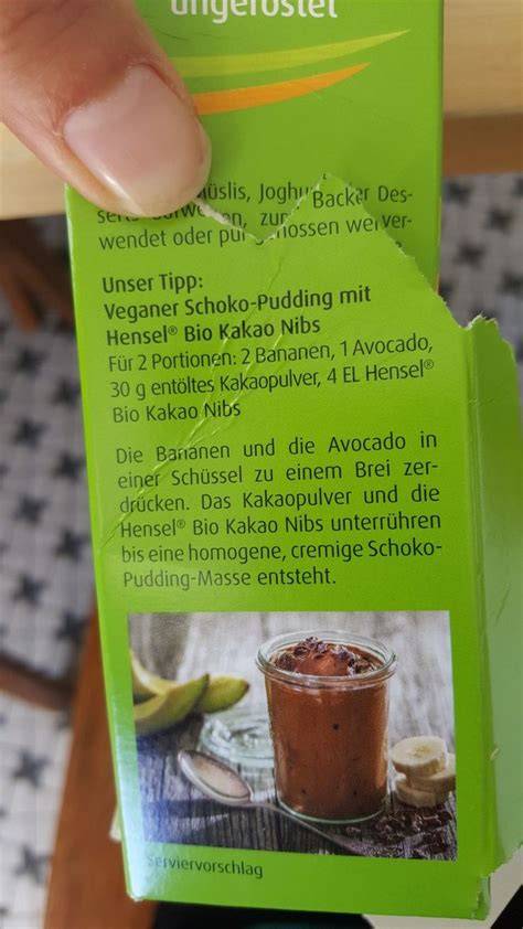 Avocado, Kakaopulver und Datteln als Hauptzutaten