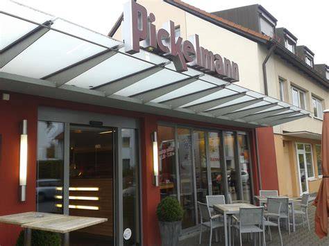 Bäckerei Pickelmann KG in Bunsenstraße mit einladender Außenansicht