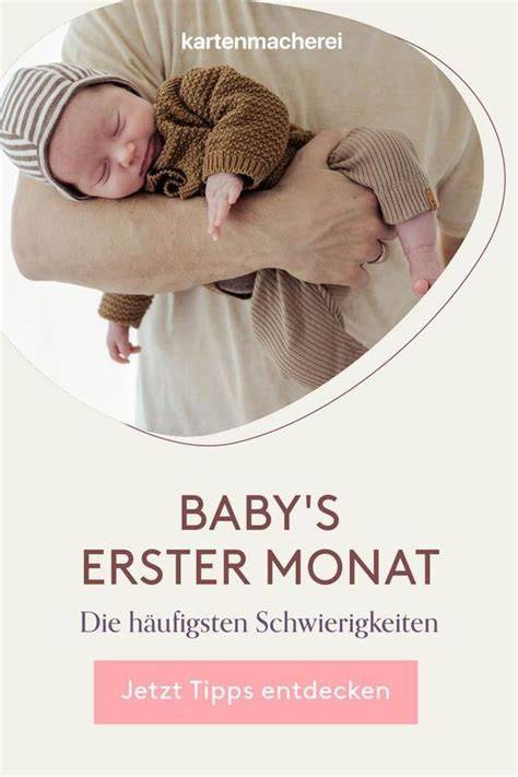 Baby bei erster Breimahlzeit