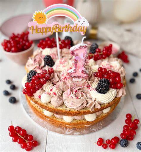 Babytorte ohne Zucker für den ersten Geburtstag
