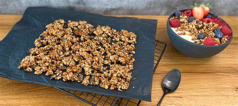 Backblech mit knusprigem Honig-Granola