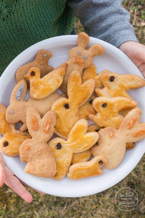 Backen der Osterhasen-Kekse
