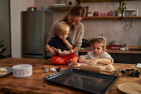 Backen mit Kindern: Weihnachtsgebäck-Rezepte und festliche Muffins