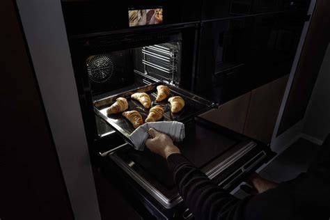 Backofen mit Croissants: optimale Blechbelegung