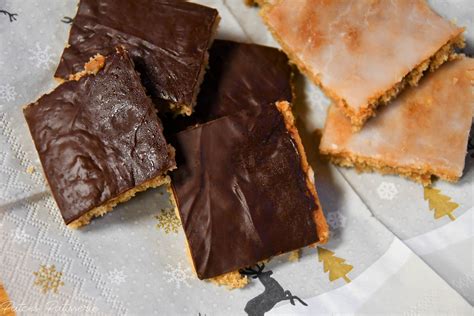 Backofen mit Lebkuchen, Nahaufnahme der Adventszahlen