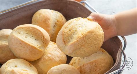 Backofen mit aufbackenden Brötchen