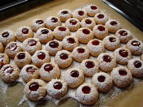Backofen-Krapfen auf Blech frisch gebacken