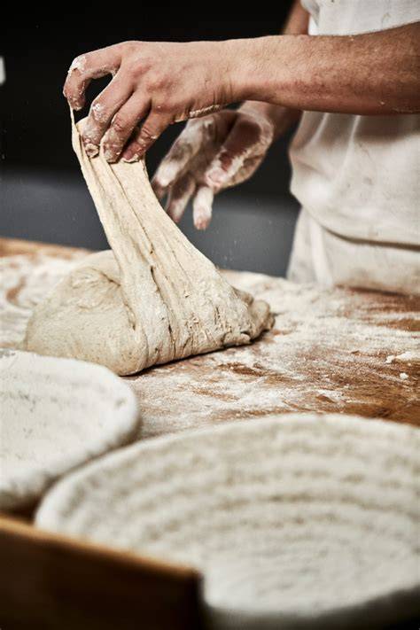 Backprozess: Vom Teig bis zum fertigen Elisenlebkuchen