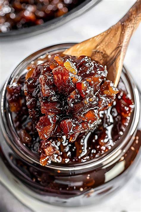 Bacon Jam in Gläsern aufgereiht