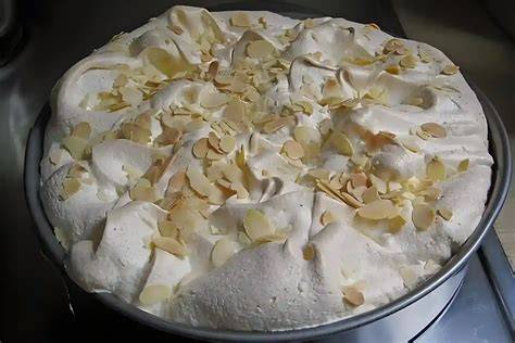 Baiserhaube auf der Torte