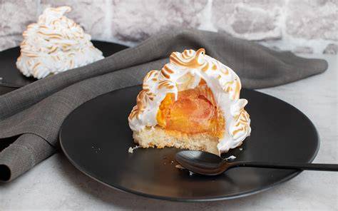 Baked Alaska mit knusprigem Eischnee