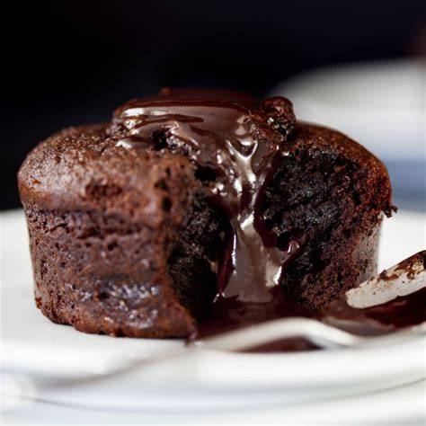 Baked Chocolate Port Pudding, aufgeschnitten mit flüssigem Kern