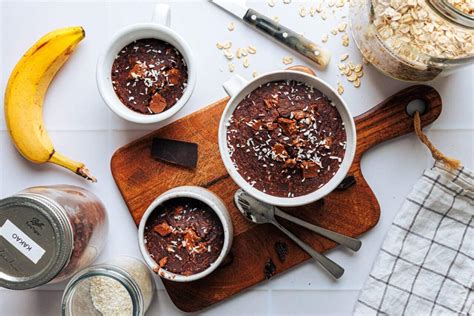 Baked Oats mit Banane, Kokos und dunkler Schokolade