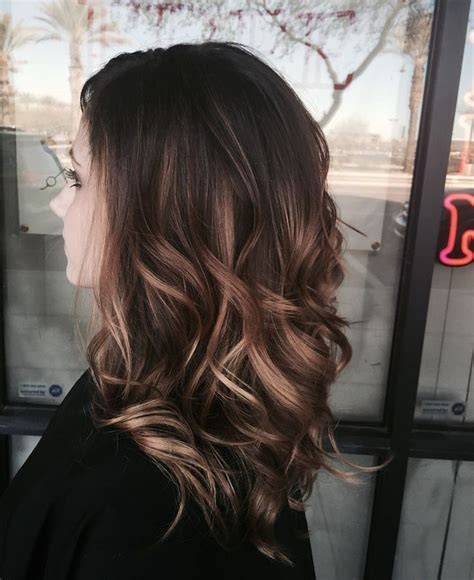 Balayage-Übergang Schokobraun zu Karamell