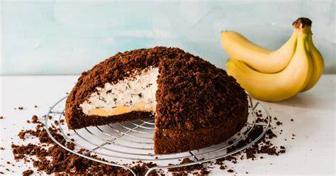 Banane und Beeren als Füllung im Maulwurfkuchen