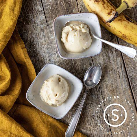 Bananen Nicecream in Schüssel
