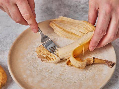 Bananen zerdrücken für Bananenmus
