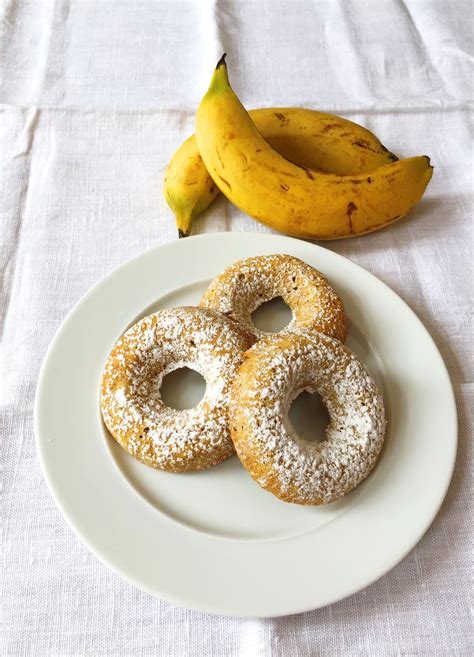 Bananen-Donuts auf Kuchenrost
