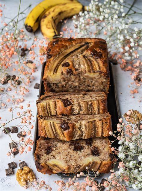 Bananenbrot im Anschnitt, saftig und vollwertig