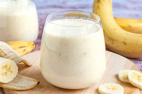 Bananenmilch mit Haferflocken und Gewürzen
